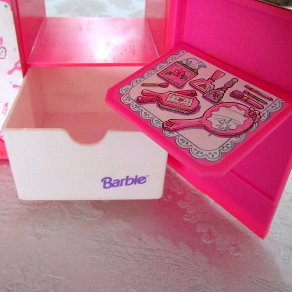 BARBIE CLOSET CARRYING CASE, 2 MIRRORS, HANGERS on ROD, DRAWER + VANITY TABLE - Picture 5 of 6